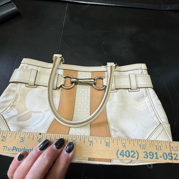 Coach Hampton Beige And Tan Canvas Logo‎ And Leather Accents And Trim Satchel. - Picture 4 of 12